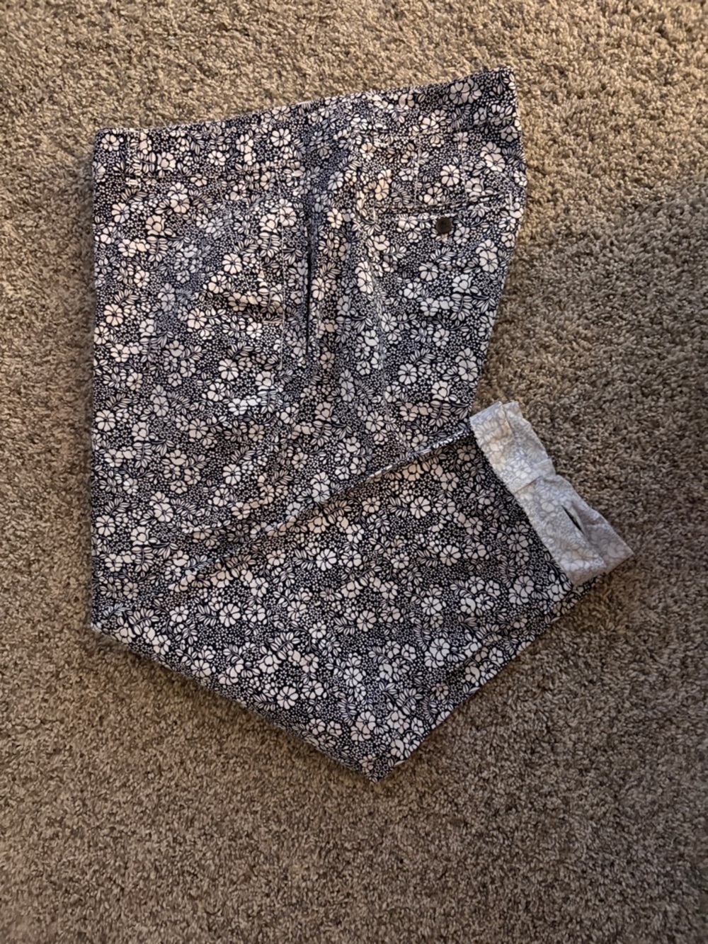 Talbots Navy and White Floral Cropped Pants